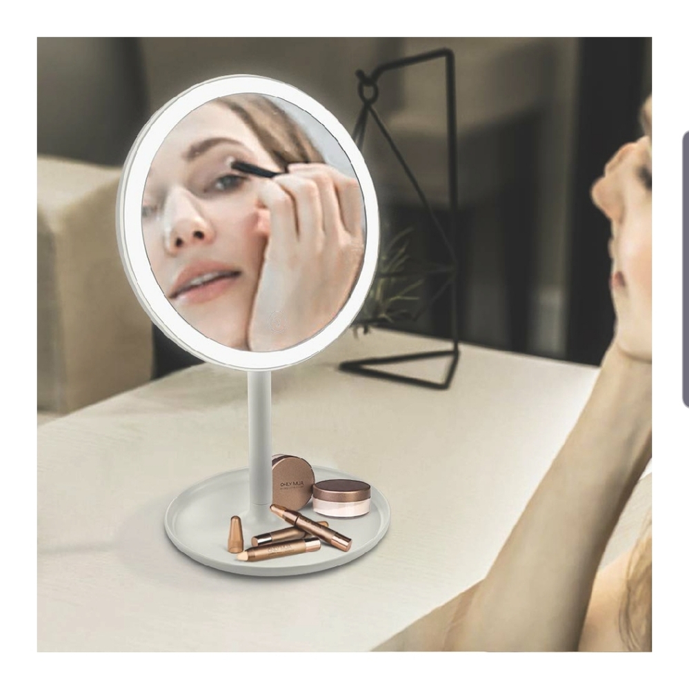 Led makeup mirror